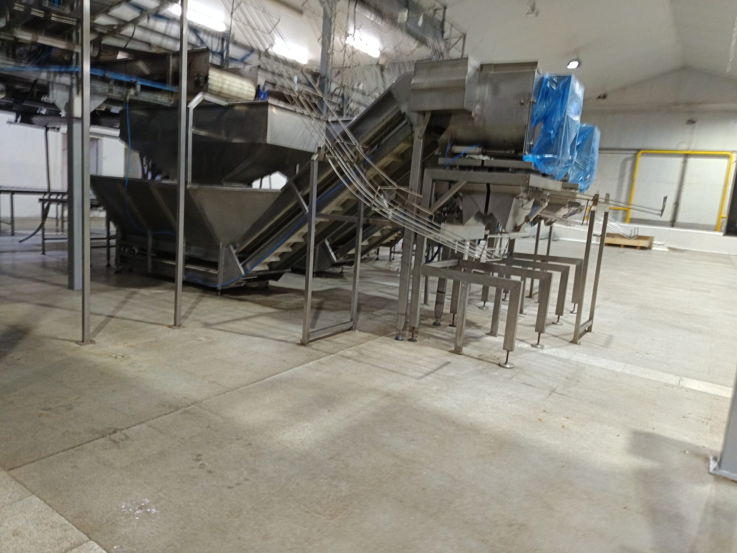 Sistemas de tolvas y elevadores para líneas de proceso industrial - Proyecto Maven